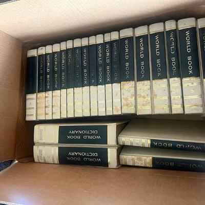 MMM109 World Encyclopedias