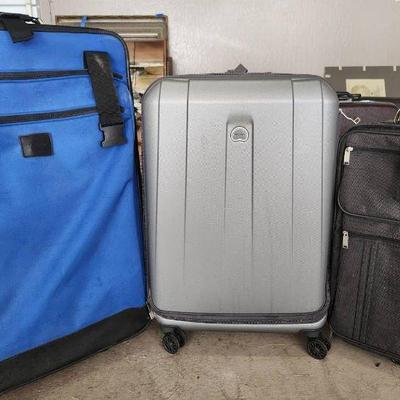 MMM192 Three Suitcases
