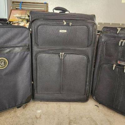 MMM188 Three Black Suitcases