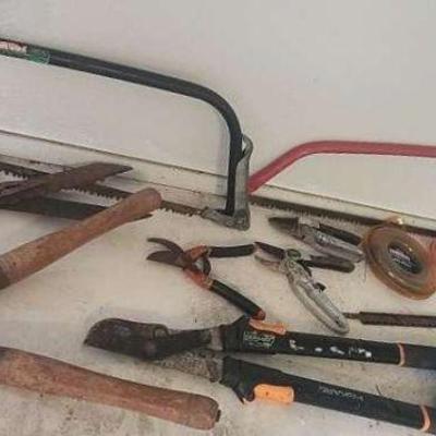 MMM019 - Lawn and Landscaping Tools