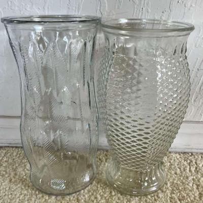 MMM087- 2 Glass Vases