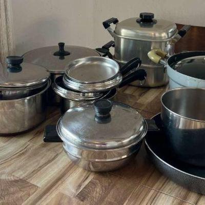 MMM067- Assorted Cooking Pots