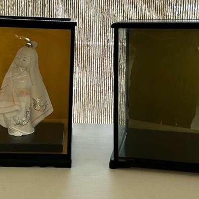 MMM163- Asian Figure With Cases
