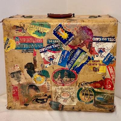 Vintage suitcase / luggage