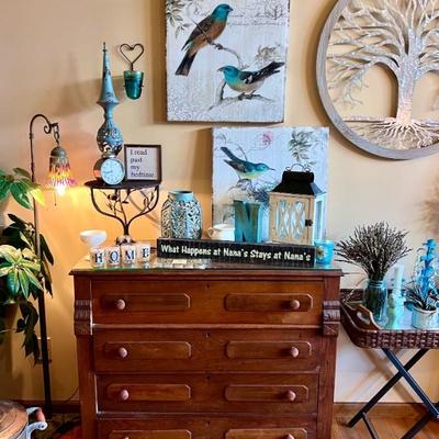 Antique chest of drawers