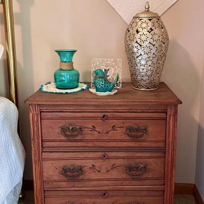 Antique chest / nightstand