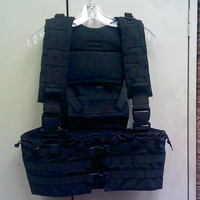 https://www.agesagoestatesales.com/product/eri7104-tactical-vest-chest-recon-chest-rig-one-size-made-by-condor/1040
