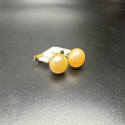 Pearls on 14k gold setting