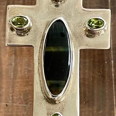 Sterling Silver - Peridot & Agate Handmade Cross Pendant - Total Weight 26.8 Grams 
