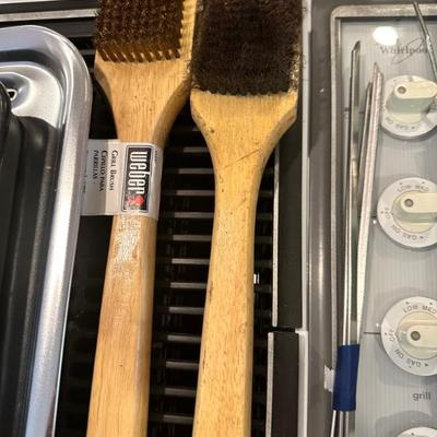 Weber grill brush
