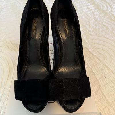 Size 38 1/2 Louis Vuitton 