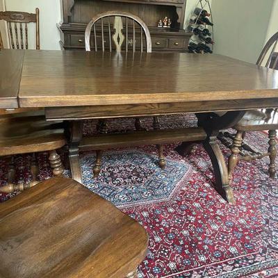 
Extending Dining table with two leaves. 60x40x29 
