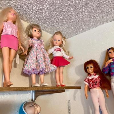 Lots of vintage and collectible dolls