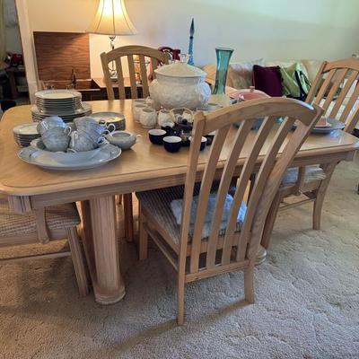 Dining Room Table, 4 side chairs, 2 arm chairs, China Hutch and Buffet BUY IT NOW $300