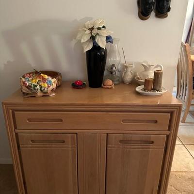 Dining Room Table, 4 side chairs, 2 arm chairs, China Hutch and Buffet BUY IT NOW $300