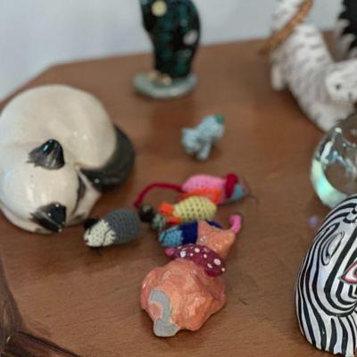 cat figurines