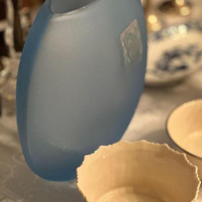 blue vase
