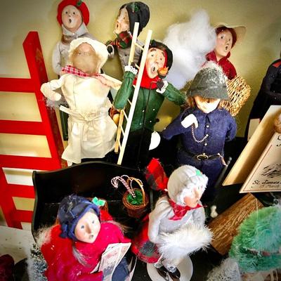 Byers Choice carolers