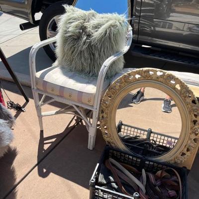 RATTAN/GOLD MIRROR