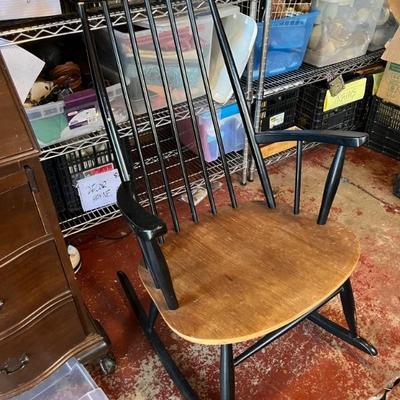 ROCKING CHAIR