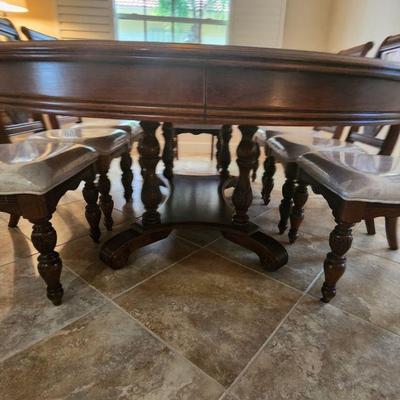 Gorgeous Dining Room Set By Standard Furniture Grand Designs Collection - rarely used, sold separately or as a set INCLUDING
Matching...