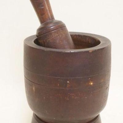 1036	ANTIQUE WOOD TURNED MORTER AND PESTLE, APPROXIMATELY 13 IN H

