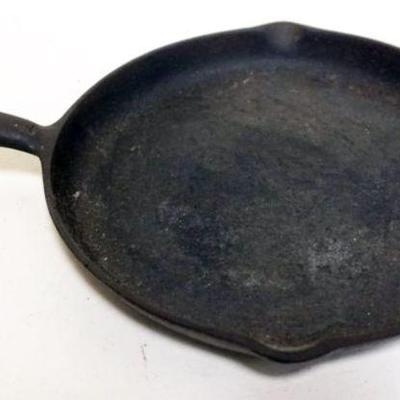 1041	ANTIQUE CAST IRON SKILLET *MARTIN STOVE AND RANGE CO*, FLORENCE ALA.
