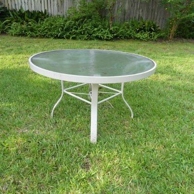 Winston Patio Furniture Dining Table - 48" Diameter x 27" Tall