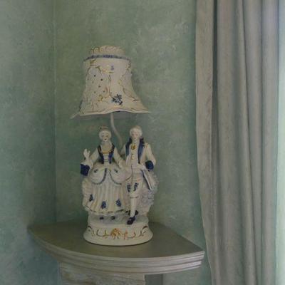 Vintage Hand Painted Porcelain Colonial 