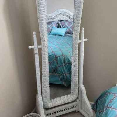 "Fabulous Ivy Falls" in Grovetown, GA. Starts Closing Mon 8/19 at 8pm. Pickup Wed 8/21 from 3-6pm. Please click here to view...