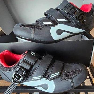 "Fabulous Ivy Falls" in Grovetown, GA. Starts Closing Mon 8/19 at 8pm. Pickup Wed 8/21 from 3-6pm. Please click here to view...