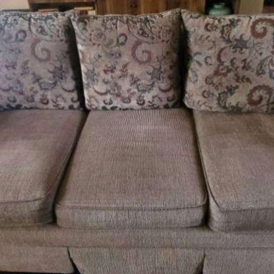 "Old Friar Farm" in Aiken, SC. Starts Closing Thu 8/15 at 8pm. Pickup is Sat 8/17 11-2pm. Please click here to view more...