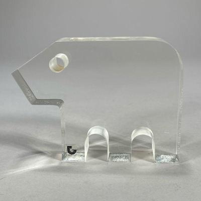 Silvio Russo For Guzzini | Mid century modern lucite bear sculpture, with Guzzini label. - l. 5.25 x h. 4 in

