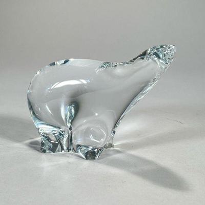 FLYFORS MALERAS GLASS BEAR | Glass bear signed on the bottom. - l. 7 x h. 5 in

