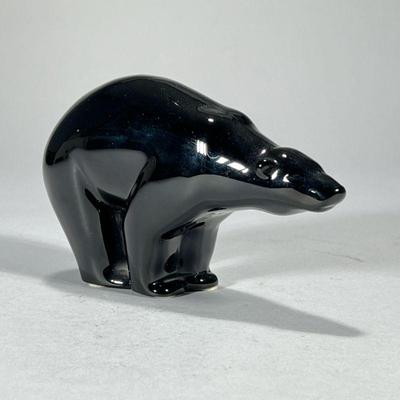BLACK BACCARAT GLASS BEAR | Black glass bear in good condition. - l. 7 x h. 4 1/12 in

