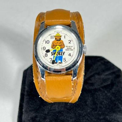 BRADLEY SMOKEY THE BEAR SWISS MADE WRISTWATCH | Leather Bradley Smokey the bear watch. - l. 7 1/2 in

