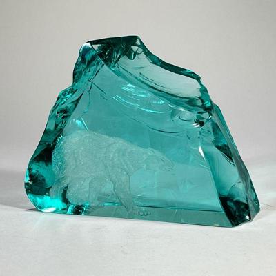 HOVMANTOR SWEDEN R. STRAND ICE BLOCK POLAR BEAR ART | Glass iceberg with a polar bear shaved into it with a signature on the back. - l. 7...