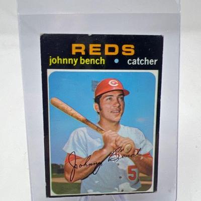 Lot #81 - 1971 Topps #250: Johnny Bench, Cincinnati Reds.