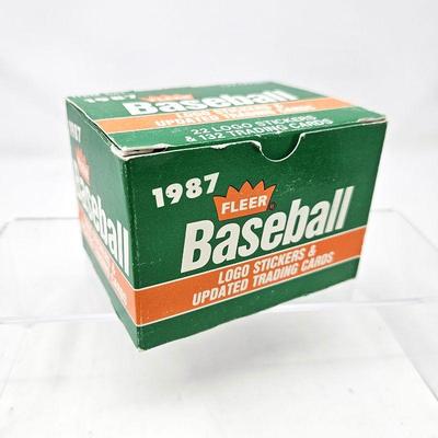 Lot #11- 1987 Fleer Update baseball - 132 card boxed set.