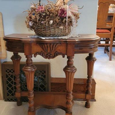Nice end table