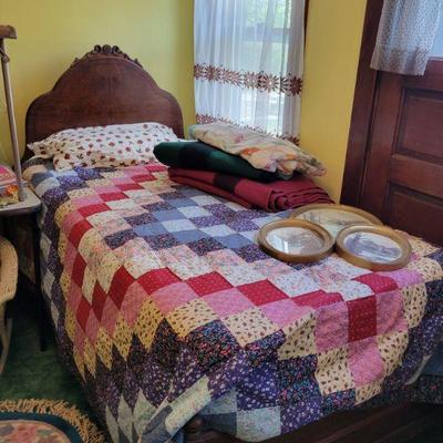 Nice single bed and quilt