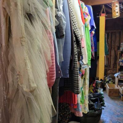 Vintage Clothing GALORE