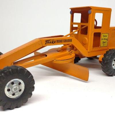 Tonka State Hi-way Dept. 975 Road Grader Toy