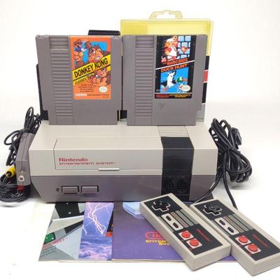 1988 NES Video Game System w/ Games (Works)