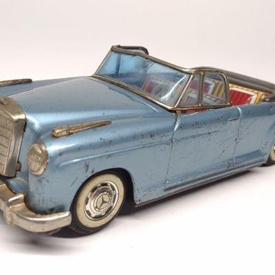 Bandai Mercedes Benz 2/9 Convertible Friction Car