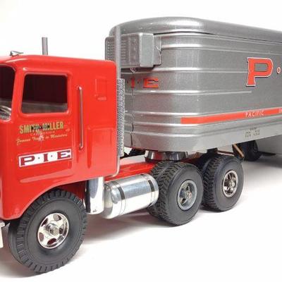 Smith Miller Custom Kenworth PIE Truck & Trailer