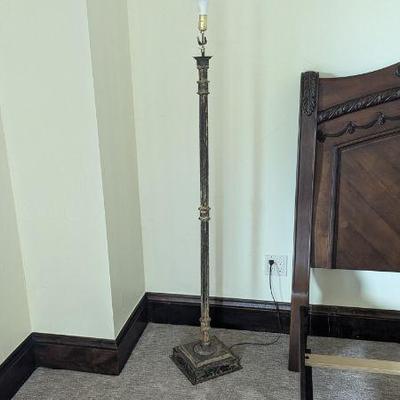 Floor lamp