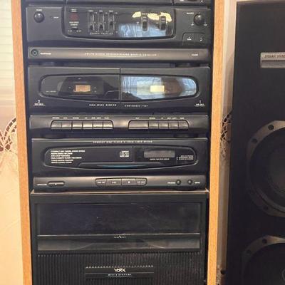 Stereo system with turntable