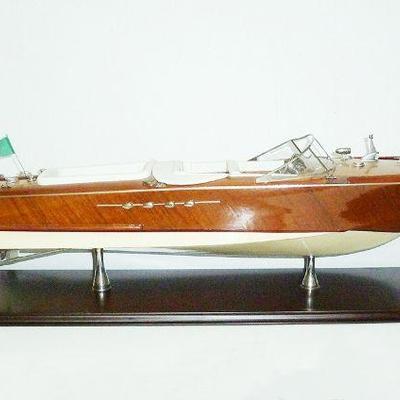 Criss Craft large boat model