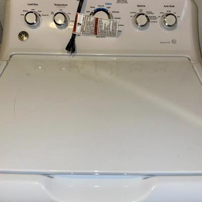Clean, nice washing machine. 